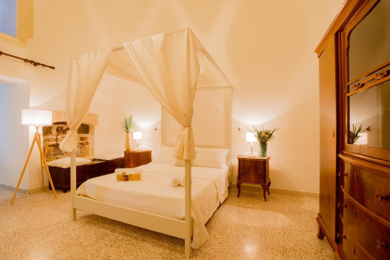 לינה וארוחת בוקר אקווריקה דל קאפו Palazzo Ashian מראה חיצוני תמונה